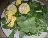 Foto langkah ke 1 dari resep Sayur Bening Bayam dan Jagung Manis.