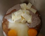 Foto del passaggio 5 della ricetta Sbriciolata al cioccolato e pere con confettura di pere e cacao