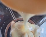 Foto langkah ke 2 dari resep Banana GreenTea Smothie.