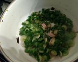 Foto del paso 2 de la receta: Pollo con salsa de crema verdeo