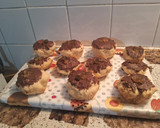 Foto del paso 11 de la receta: Muffins esponjosos de miel rellenos con dulce de leche🧁🧁