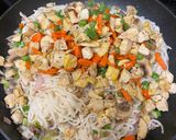 A picture of step 1 of Easy hakka noodles.