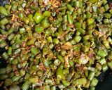 A picture of step 3 of Green beans fry.