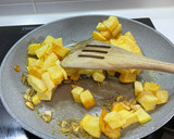 Foto del paso 5 de la receta: Patatas al ajo y romero