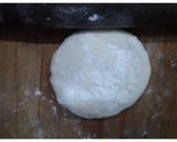 A picture of step 4 of Egg Pizza (without oven).