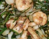 Foto langkah ke 7 dari resep Tumis bawang rambut udang.
