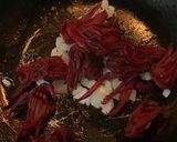 Foto del paso 3 de la receta: Nopal asado con requesón y flor de jamaica