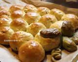 A picture of step 19 of Grape-Shaped Condensed Milk Bread.