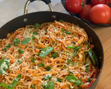 Foto langkah ke 4 dari resep Prawn Fettuccine with Tomato Sauce.