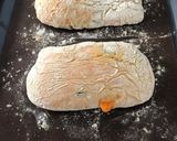 รูปขั้นตอนการทำที่ 7 ของ ขนมปัง Ciabatta ใส่พริกฮาลาพิโนกับเชดด้าชีส