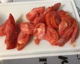 Une image de l'étape 2 de Salade de tomates et courgettes à l'oignon rouge et jambon blanc sauce melfor.