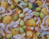 صورة لخطوة 6 من وصفة طاجين بحريات مع محشي كلمار وبطاطس🦐🦭