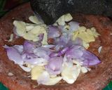 Foto langkah ke 2 dari resep GATA-33: TULANG AYAM MASAK KECAP.