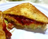 รูปขั้นตอนการทำที่ 7 ของ แซนวิชเบื่อหมูเบื่อไก่