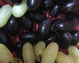 A picture of step 1 of Grapes raita.