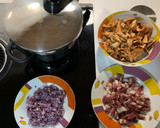 Foto del paso 3 de la receta: Garbanzos con níscalos y panceta