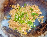 รูปขั้นตอนการทำที่ 2 ของ ข้าวผัดไข่เค็ม