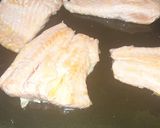 Foto del paso 2 de la receta: Salmón en salsa de gambas con angurinhas