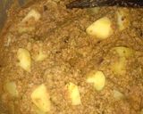 A picture of step 3 of Qeema Alo.