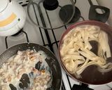 Foto del paso 2 de la receta: Pasta de tira ancha con salsa de pollo y carne