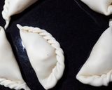 Foto del paso 4 de la receta: Empanadas de cebolla, aceituna y muzzarela