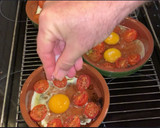 Foto del paso 5 de la receta: Cherrys con huevos al horno