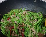 Foto langkah ke 4 dari resep Tumis Baby Buncis Daging.