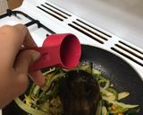 Foto langkah ke 5 dari resep Oseng Tongkol Suwir.
