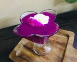 A picture of step 4 of Dragon fruit milkshake.