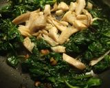 Foto del paso 2 de la receta: Pasta con espinacas y setas