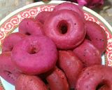Foto langkah ke 7 dari resep Donat Buah Naga merah.