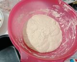 Foto del passaggio 1 della ricetta Calzone capriccioso🧅🍅🧀🥓