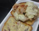 Foto del paso 8 de la receta: Sándwich🥯de pollo🍗hawaiano🍍🧀🥐