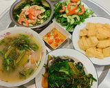 Hình bước làm 2 của món Canh đầu cá lăng nấu dưa chua