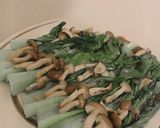 Foto langkah ke 6 dari resep Tumis pakcoy shimeji.