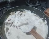 A picture of step 2 of Chicken pandhra rassa (white gravy).