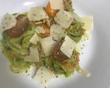Foto del paso 6 de la receta: Espaguetis de calabacín y zanahoria rallada con pesto de aguacate