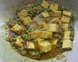 A picture of step 3 of Matar paneer.