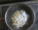 A picture of step 1 of Manchow soup.