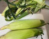 A picture of step 1 of Easy! Corn in the microwave.