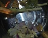 Foto langkah ke 2 dari resep MPASI 8 Bulan Soto Ayam Wortel.