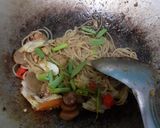 Foto langkah ke 10 dari resep Spaghetti Goreng Pedas.