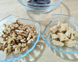 Foto del paso 1 de la receta: Rocas de nueces y turrón de cacahuete al punto de sal
