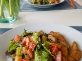 สลัดผักอะโวคาโดอกไก่ย่าง