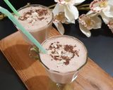 चॉकलेट बादाम मिल्क शेक (chocolate badam milkshake recipe in Hindi) रेसिपी चरण 3 फोटो