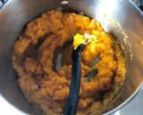 A picture of step 2 of Smoked pumpkin soup with cheddar.