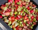 Une image de l'étape 2 de Clafoutis fraise 🍓rhubarbe.