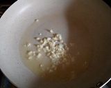 A picture of step 3 of Pizza sauce.