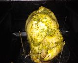 Foto del paso 2 de la receta: Pollo al horno en asadera para aves
