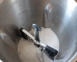 Foto del paso 2 de la receta: Coca (bizcocho) de almendra en Mambo